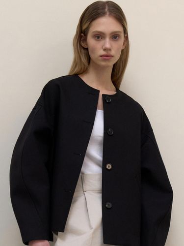 Sleeve Volume Round Jacket_Black - L’oiE - Modalova