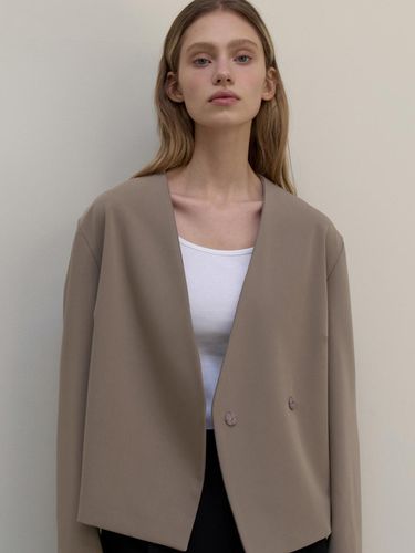 V Neck Double Snap Jacket_Beige - L’oiE - Modalova