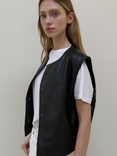 Back Banding Leather Vest_Black - L’oiE - Modalova