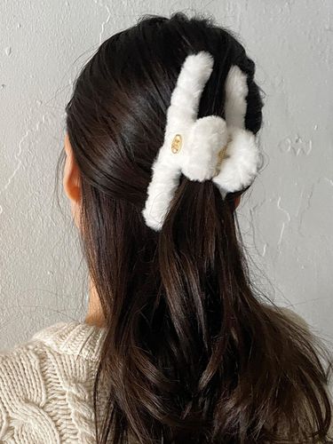 Vintage Mood Fur Hair Barrette_White - oar - Modalova