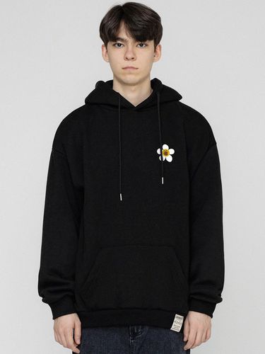 UNISEX] TYL Small Flower Dot Smile Hoodie_Black - GRAVER - Modalova