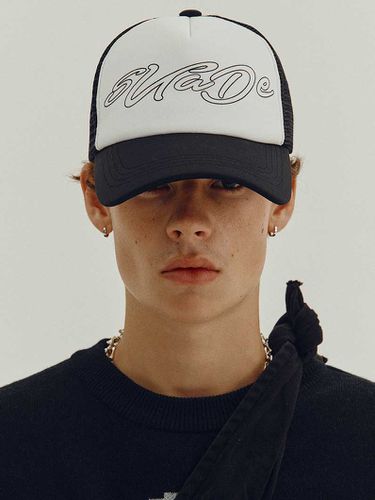 Hand Script Logo Mesh Cap - Black - SUADE - Modalova