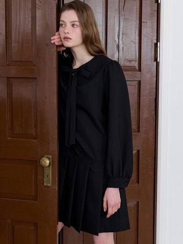 Ribbon Pleated Dress - Black - EIGHT DAYS A WEEK - Modalova