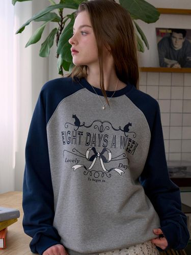 Ribbon Contrasting Sweatshirt - EIGHT DAYS A WEEK - Modalova