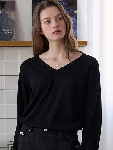 Wool V-neck Knit - Black - EIGHT DAYS A WEEK - Modalova