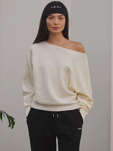 Off-shoulder Knit - INJIACTIVE - Modalova