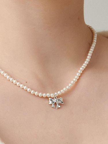 Pretty Ribbon Pearl Necklace - UNI.J - Modalova