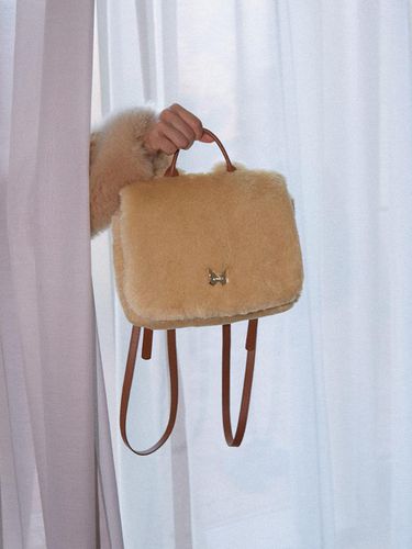 Navi Shearling Backpack - naviverse - Modalova