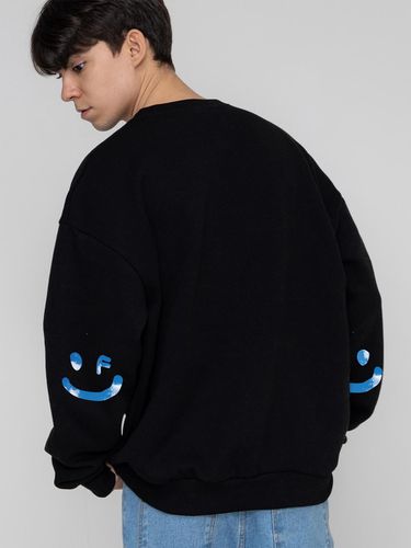 UNISEX] Elbow Sky Cloud Drawing Smile Sweatshirt - GRAVER - Modalova