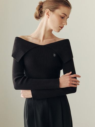 Cape Off-Shoulder Sweater_Black - ZEROSTREET - Modalova