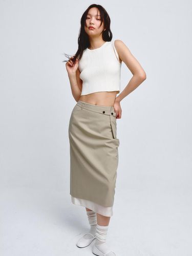 Strap Point Sleeveless Knit Top - kuho plus - Modalova