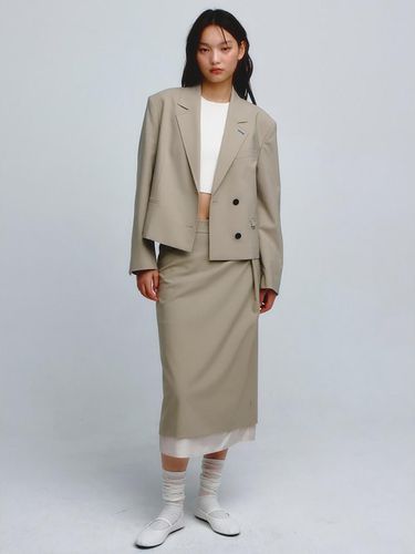 Loose Fit Tailored Short Jacket_Beige - kuho plus - Modalova