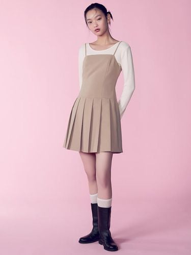 Pleats Sleeveless Mini Dress_Beige - kuho plus - Modalova