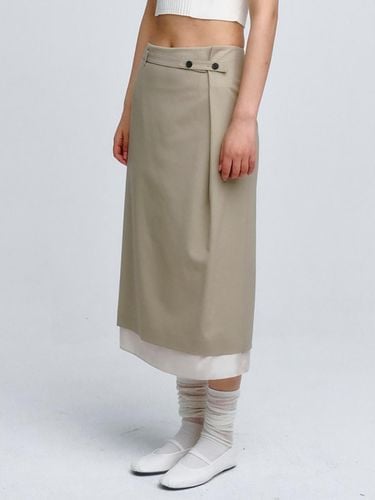 Lining Detail Midi Skirt_Beige - kuho plus - Modalova