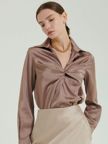 Jenna Twist Detail Shirts_Taupe - HIBISCUS BLOOM - Modalova