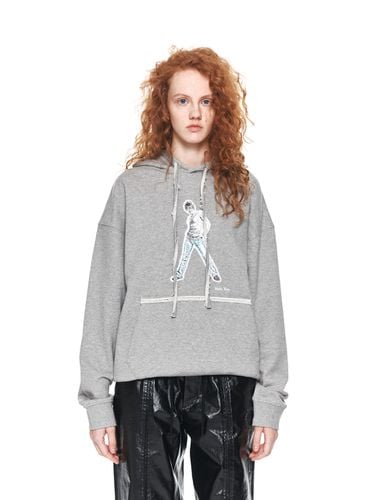 Vintage Cracked Graphic Hoodie - Matin Kim - Modalova