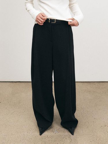 One Tuck Semi Wide Trousers - 2 Colors - MOHAN - Modalova