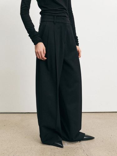 Wool Two Tuck Wide Trousers - 2 Colors - MOHAN - Modalova