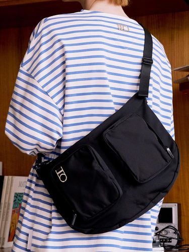 Double Pocket Half-Moon Crossbag_Black - DTHIRTYONE - Modalova