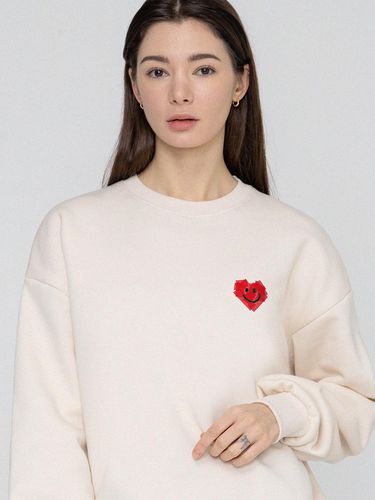 UNISEX] Small Tape Heart Smile Sweatshirt - GRAVER - Modalova