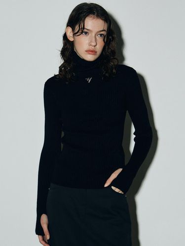 Signature Turtleneck Warmer Knit - NICK&NICOLE - Modalova