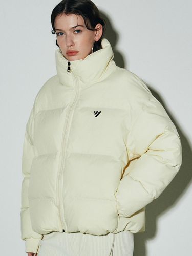 Minimal High neck Puffer Padded Jacket - NICK&NICOLE - Modalova