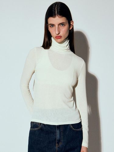 Minimal Slim Turtleneck Top - NICK&NICOLE - Modalova