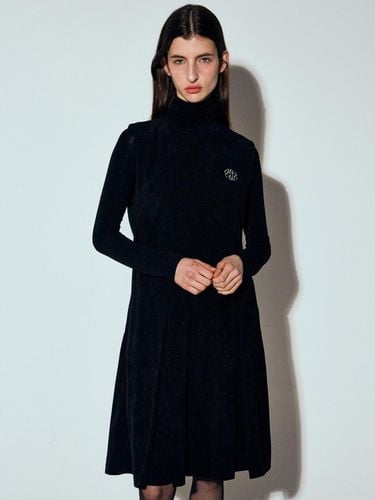 Corduroy Pintuck Midi Dress - Black - NICK&NICOLE - Modalova