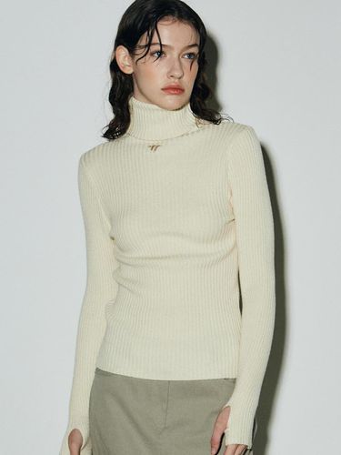 Signature Turtleneck Warmer Knit - NICK&NICOLE - Modalova