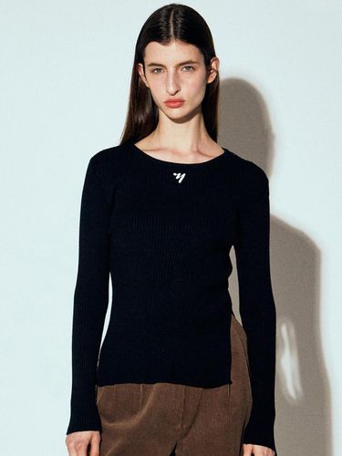 Minimal Ribbed Side Slit Knit () - NICK&NICOLE - Modalova