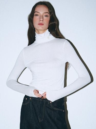 Spandex Logo Inner Turtleneck Top - NICK&NICOLE - Modalova