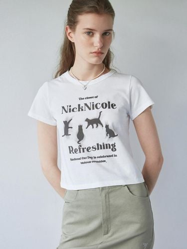 Cat Refreshing Cropped T-shirt - NICK&NICOLE - Modalova