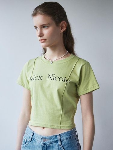 Pintuck Cropped T-shirt - Olive - NICK&NICOLE - Modalova