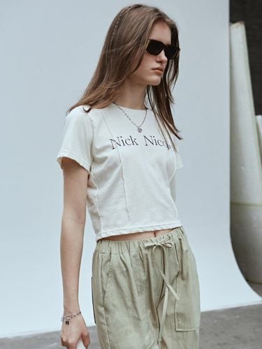 Pintuck Cropped T-shirt - Cream - NICK&NICOLE - Modalova