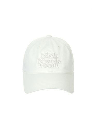 NN Dotcom Signature Ball Cap _ Real White - NICK&NICOLE - Modalova