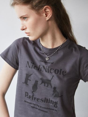 Cat Refreshing Cropped T-shirt - NICK&NICOLE - Modalova