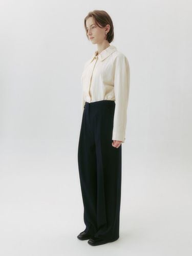 One Tuck Wide Slacks_(Navy) - REBOLD - Modalova