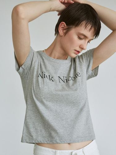 Vivid Half T-shirt - Gray - NICK&NICOLE - Modalova