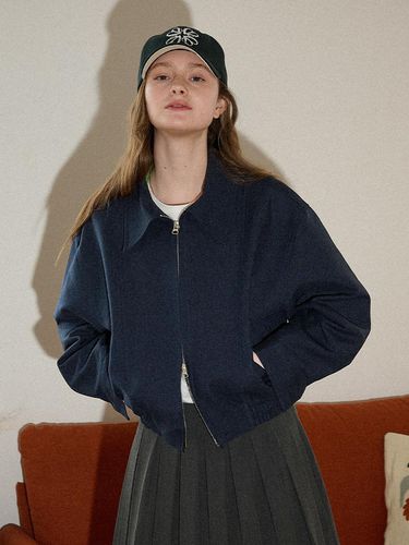 Classic Cotton Blouson_Navy - VITALSIGN - Modalova