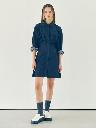 Roselin Tuck Detail Shirt Dress _ - Lang&Lu - Modalova