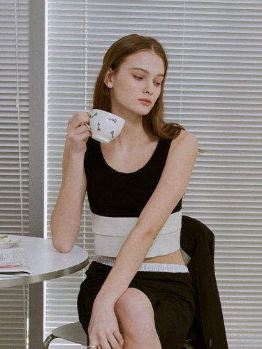Sleeveless Color Block Knit Top - HUNCH - Modalova