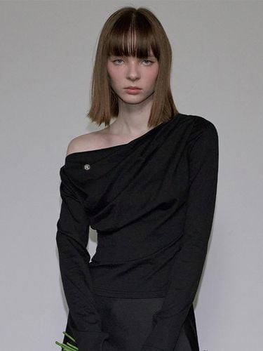 Drape Off Shoulder Long Sleeve_Black - Rosefrantz - Modalova