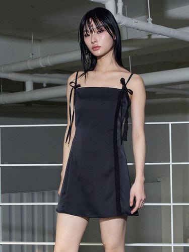 Satin Lace Ribbon Mini Dress_Black - ITOV SEOUL - Modalova