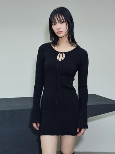 Cut Out Ribbon Knit Dress_Black - ITOV SEOUL - Modalova