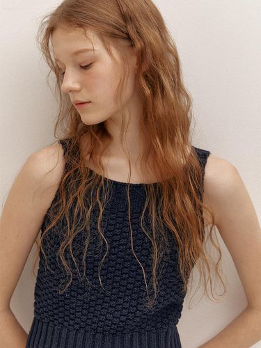 Solid Slub Sleeveless Knit (Navy) - AVA MOLLI - Modalova