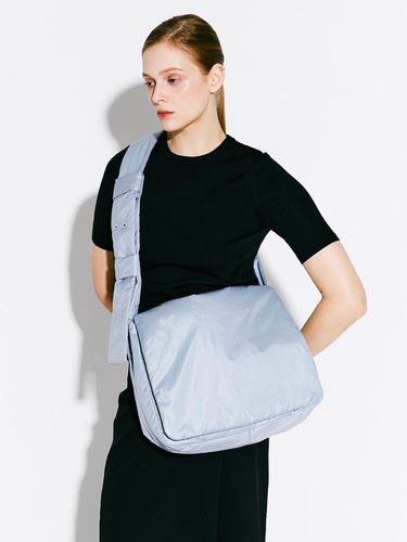 Pebble Messenger Bag_Water - JOSEPH & STACEY - Modalova