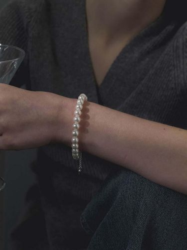 Standard Pearl Bracelet - MIDNIGHT MOMENT - Modalova