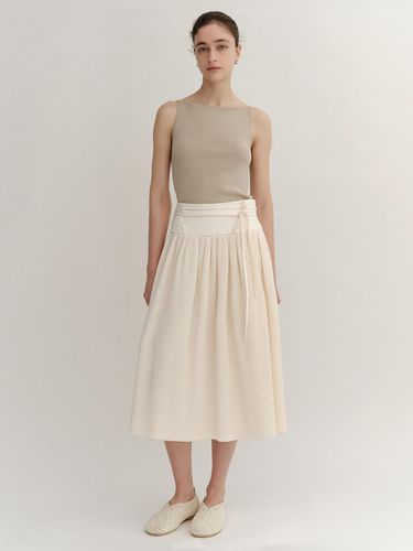 Pleats Wrap Skirt - KINDERSALMON - Modalova