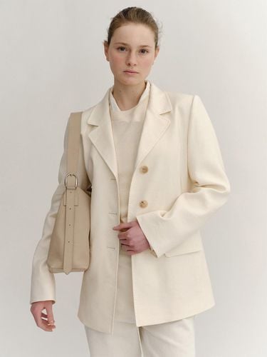 Elara Jacket_White - KINDERSALMON - Modalova