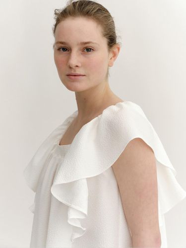 Smocking Blouse_Off White - KINDERSALMON - Modalova